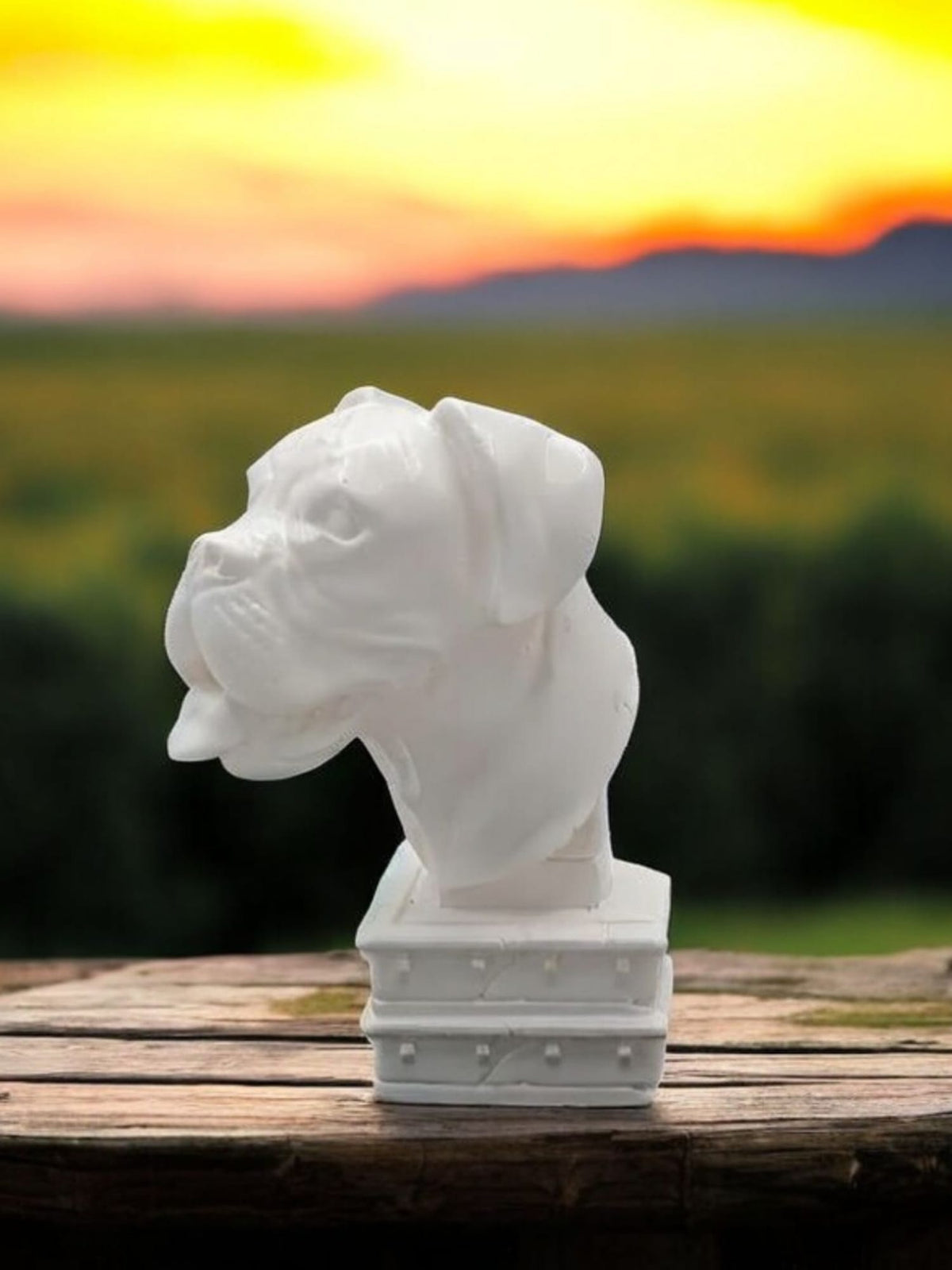Statuette de chien boxer